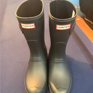 Hunter Black Matte Mid-Calf Rain Boots with Red Logo